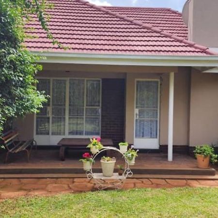 Lovely 3 Bed In Mount Pleasant - 2153 Harare Kültér fotó