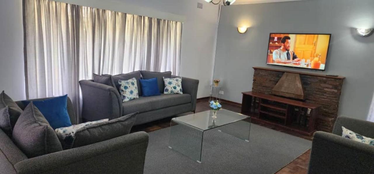 Lovely 3 Bed In Mount Pleasant - 2153 Harare Kültér fotó